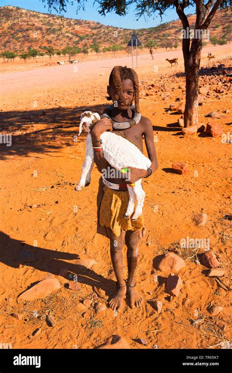 himba kinder fotos und bildmaterial in hoher auflösung seite 3 alamy