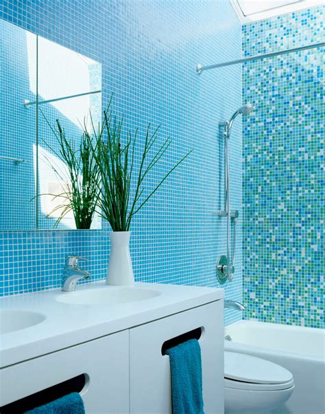 13 Inspirational Examples Of Blue And White Bathrooms