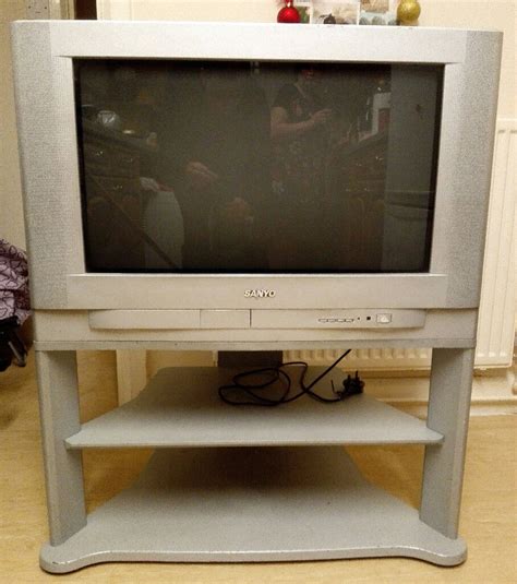 Sanyo 32 Inch Wide Screen Tube Analogue Tv In Burnage Manchester