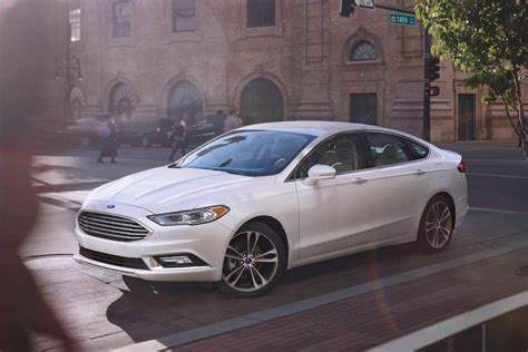 ford fusion hybrid se review