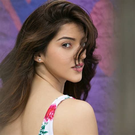 mehreen indian model photoshoot girl photo poses beautiful bollywood