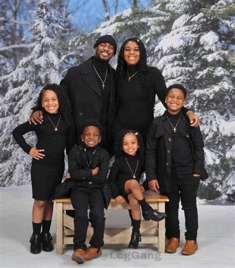 family   family picture outfits family christmas pictures outfits family portrait outfits