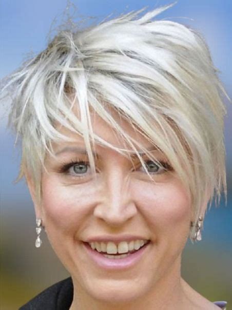 pixie haircuts  women        short choppy