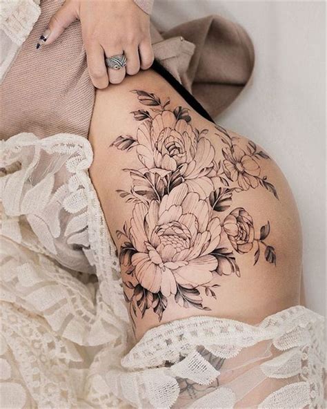 50 Gorgeous And Sexy Hip Thigh Floral Tattoo Designs You Will Love