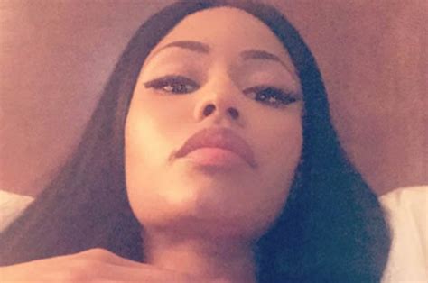 Nicki Minaj 2017 Instagram Rapper Flaunts Boobs Daily Star