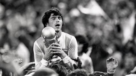 1978 Fifa World Cup™ News Passarella At The Pinnacle