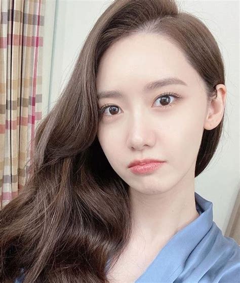 Snsd Yoona Shares Lovely Pictures From Her Estee Lauder Shoot