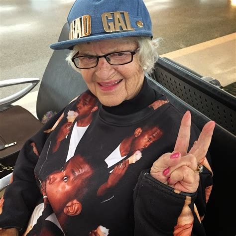 meet the world s sexiest grandma baddie winkle see how she looks on