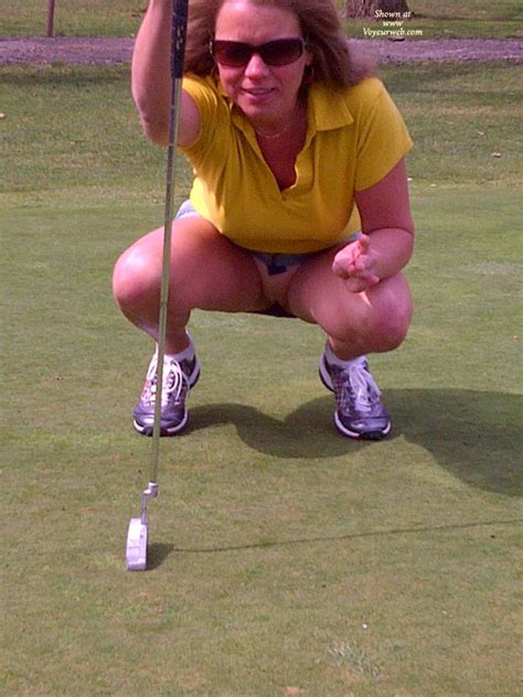 Pantieless Amateur Golfing Nude In Public Photos At Voyeurweb