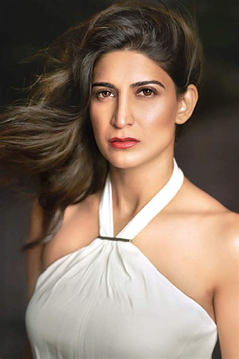 Aahana Kumra Yells ‘don’t Touch Me’ After A Man Allegedly Tried To