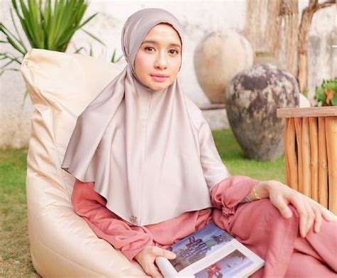 rekomendasi  merek hijab bergo lokal  model  elegan