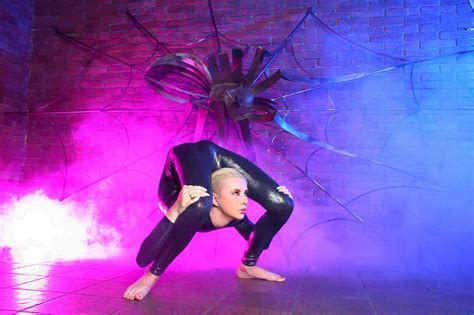 world s bendiest woman russian contortionist zlata twists herself