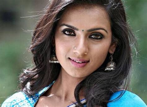 south indian actor arjun made unwanted advances claims kannada actress sruthi hariharan