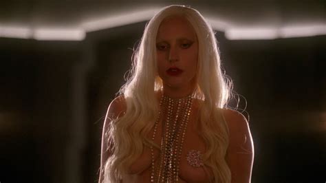 lady gaga nue dans american horror story