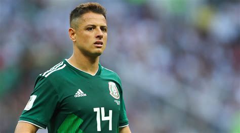 chicharito  mexico fans stop  homophobic chant sports illustrated