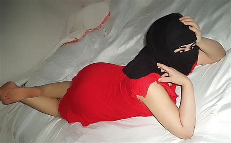 lovely arab showing pussy xxx photos