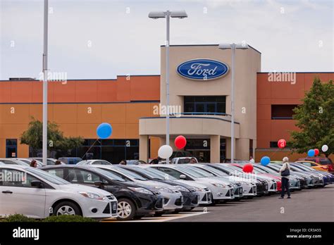 ford dealership car sales lot california usa stock photo alamy