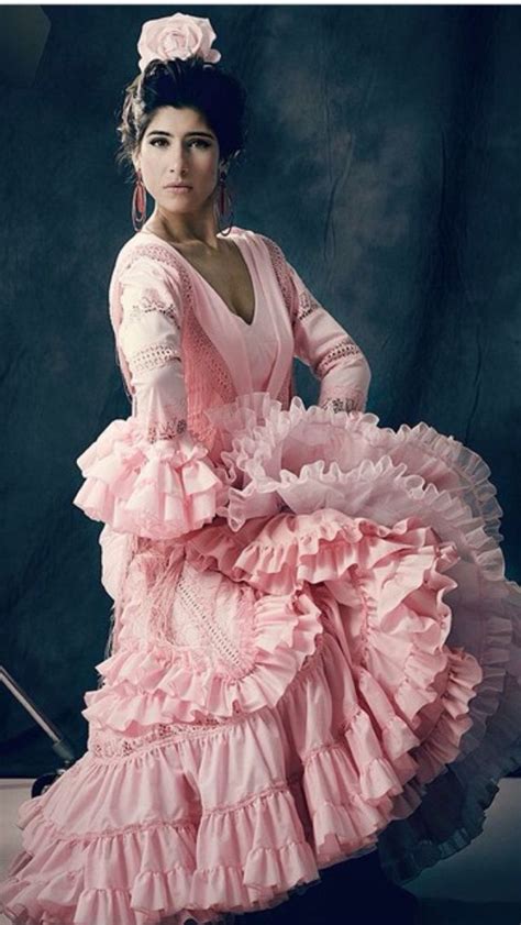 Moda Flamenca Flamenco Dancer In Flamenco Flamingo Pink Dress Spanish