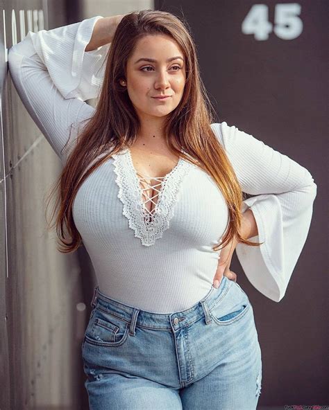 Plus Sized Babe In Jeans Fuckyeahcurvygirls