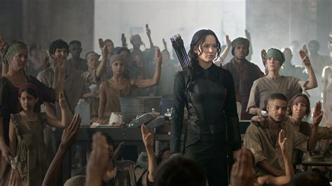 the hunger games mockingjay part 2 teaser calls for fans to stand