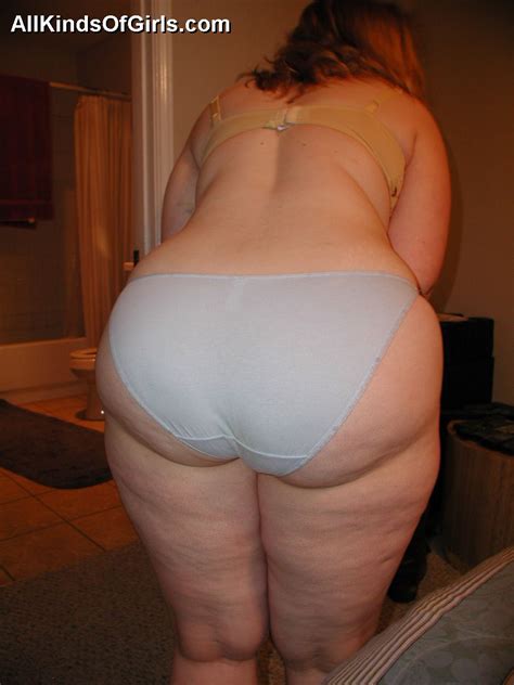 round booty plump wife taking off her tight golden bbw picture 3