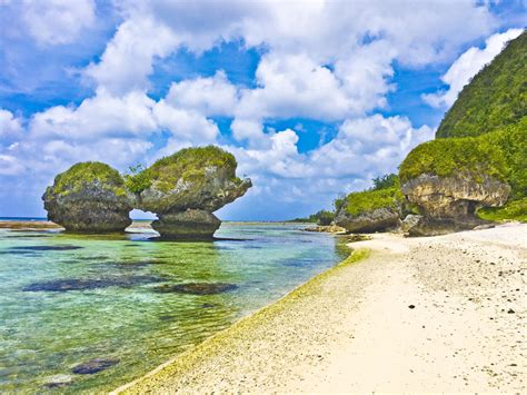 hilaan beach   northwestern coast  guam united states