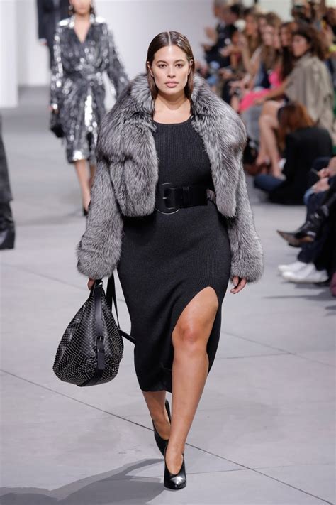 times  size models walked  fall   york fashion week glamour