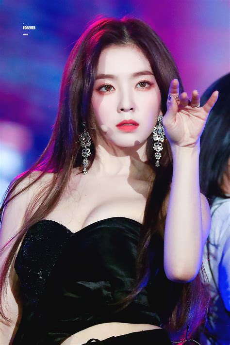 Red Velvet S Irene Becomes The First Asian Muse For Luxury