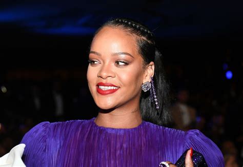 Rihanna Viste Un Durag Símbolo De La Esclavitud Para Portada De