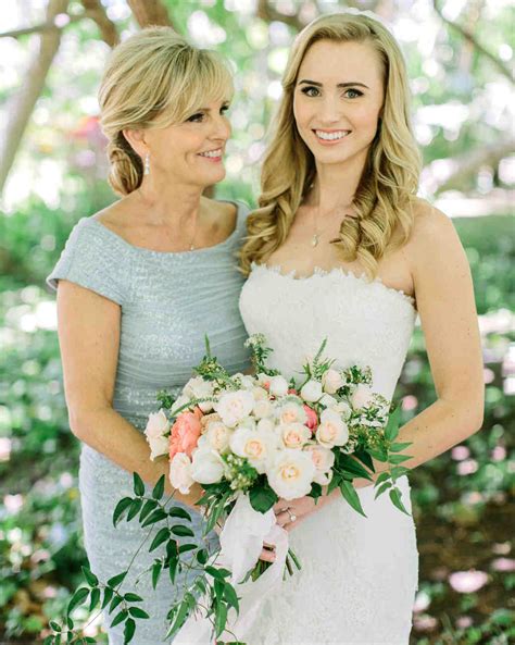 55 heartwarming mother daughter wedding photos martha