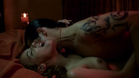 anne hathaway nude sex and bijou phillips nude threesome havoc 2005 hd 1080p web dl