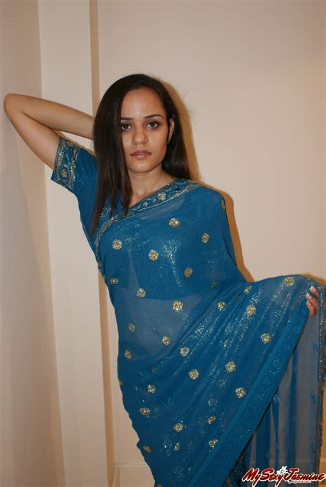 sexy sarees girl boob show