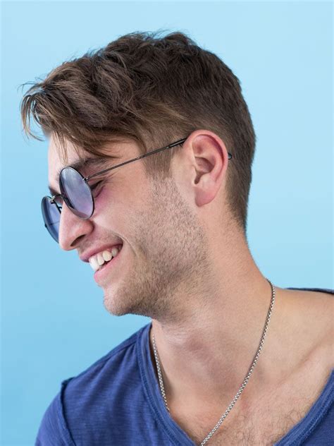 22 men s hairstyles with glasses to look cool and stylish