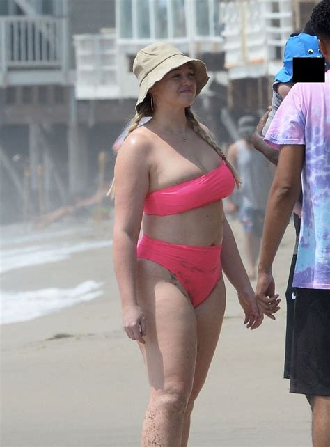 iskra lawrence showed a sexy ass in a pink bikini 23 photos the