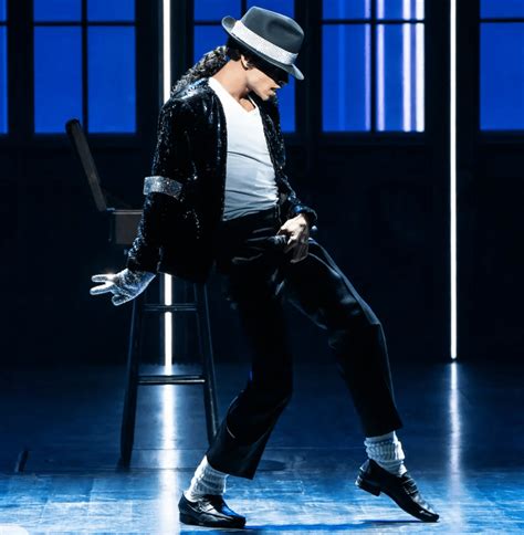 mj  musical review michael jackson  thriller  dangerous