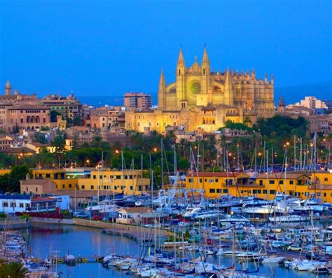 palma city guide gothic cathedral cobbled streets boutique shopping