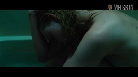 elle fanning nude naked pics and sex scenes at mr skin