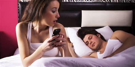 is sexting cheating 17 bustle readers and experts define
