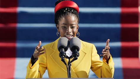 어맨다 고먼 바이든 취임 축시 낭송한 22세 흑인 여성 시인은 누구 bbc news 코리아