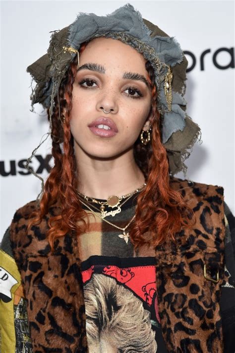 Fka Twigs Sends Her Support To Sia After Singer Claimed Shia Labeouf