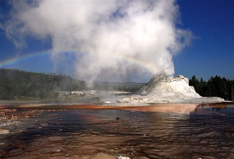 Fact Check Yellowstone Evacuated Due To Volcanic Eruption