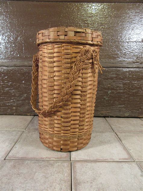 Wonderful Vintage Native American Woven Ash Yarn Basket With Lid And
