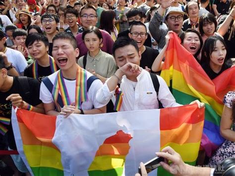 taiwan becomes first asian country to legalize gay marriage update politics focus taiwan