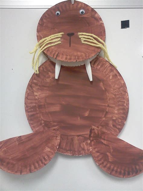 paper plate walrus winter theme crafts  kids crafts