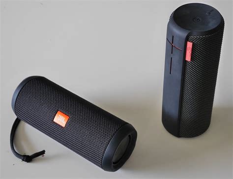 jbl flip  splashproof portable bluetooth speaker gadget flow