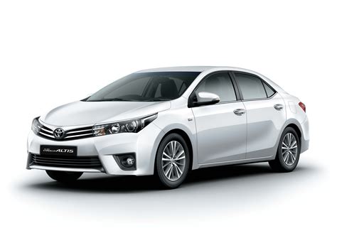 toyota corolla altis launched  india details