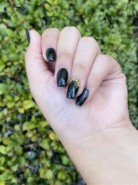 bella nails  spa updated      reviews