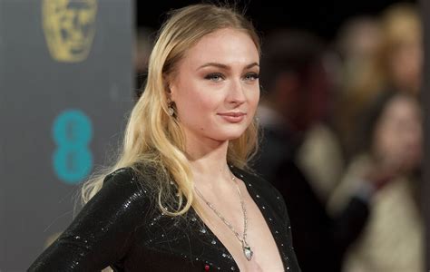 game of thrones star sophie turner says show was her sex education nme