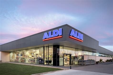 aldi desembarca en canarias  llegara  asturias en  distribucion  consumo