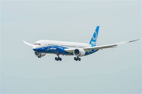 Photos Video Boeing 787 9 Dreamliner Flying At